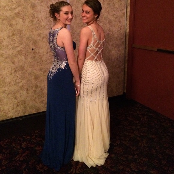 Prom dress!! - Picture 3 of 3